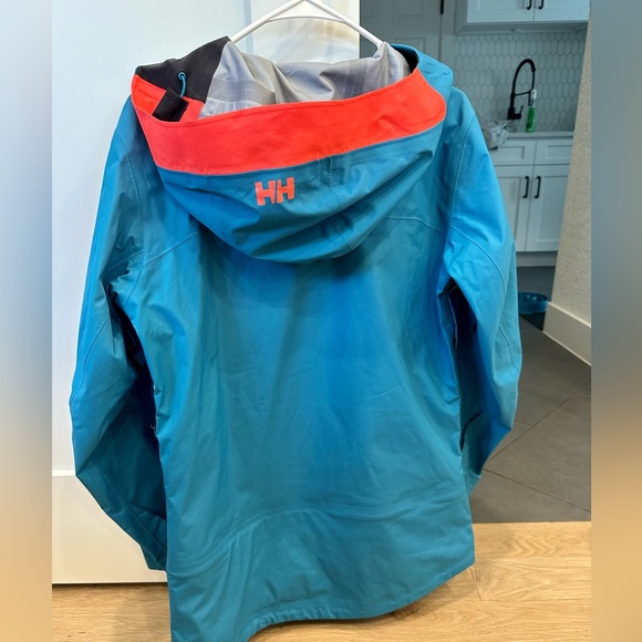 Helly Hansen Aurora Infinity Shell
Jacket - Women's Medium. Like new condition. - Picture 3 of 5